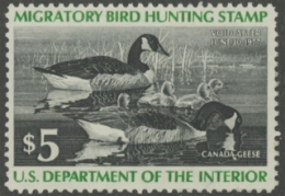 Scan of RW43 1976 Unsigned F-VF